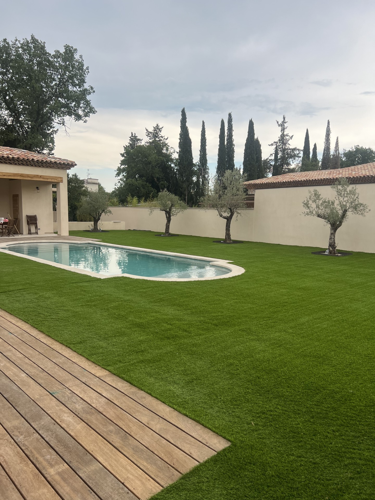 Terrassement et gazon synthétique — photo 2